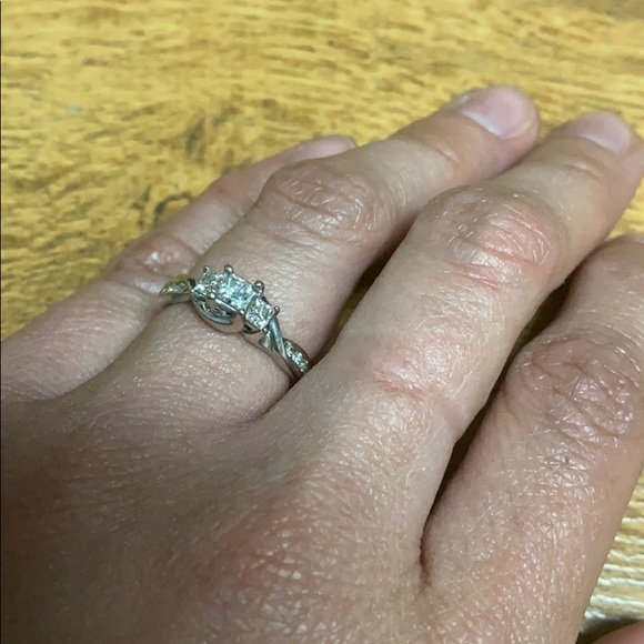 Diamond ring - Picture 3 of 6